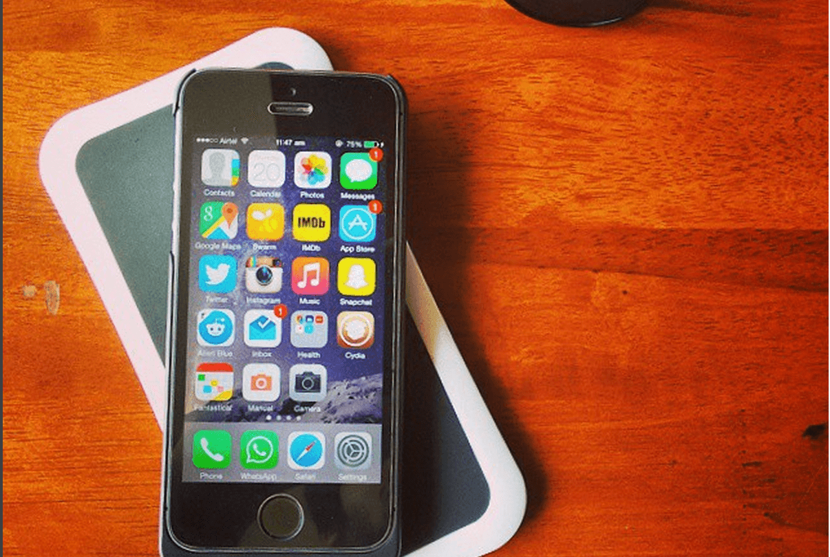 Qi Wireless Charging iPhone Case Review