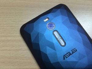 Asus Zenfone 2 Deluxe: Review